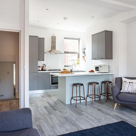 Modern Luxury Apartment, Sleeps 6, Best Location Belfast Exterior photo
