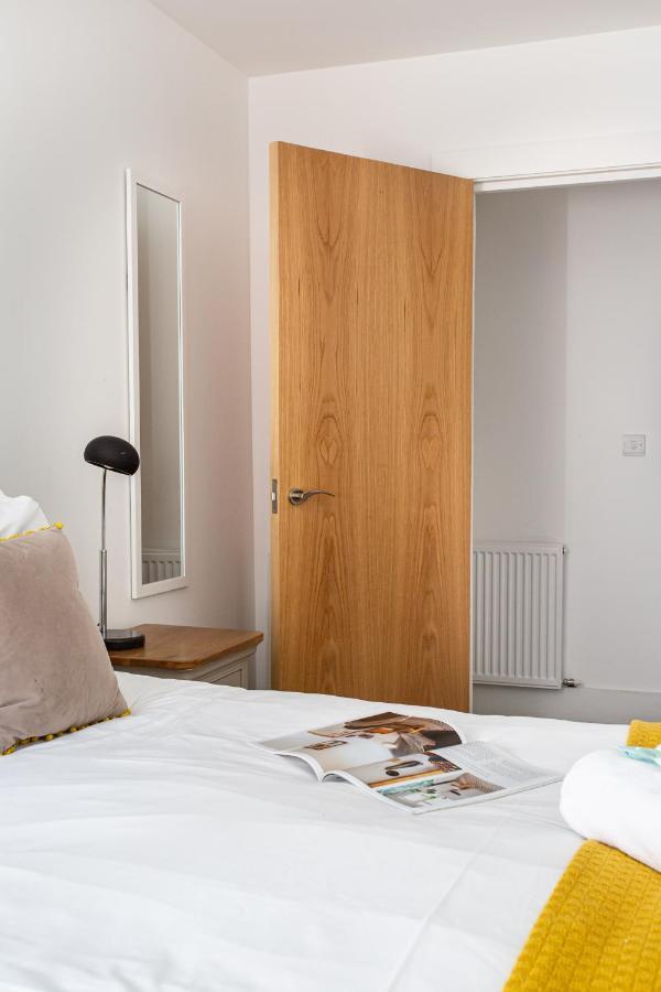 Modern Luxury Apartment, Sleeps 6, Best Location Belfast Exterior photo