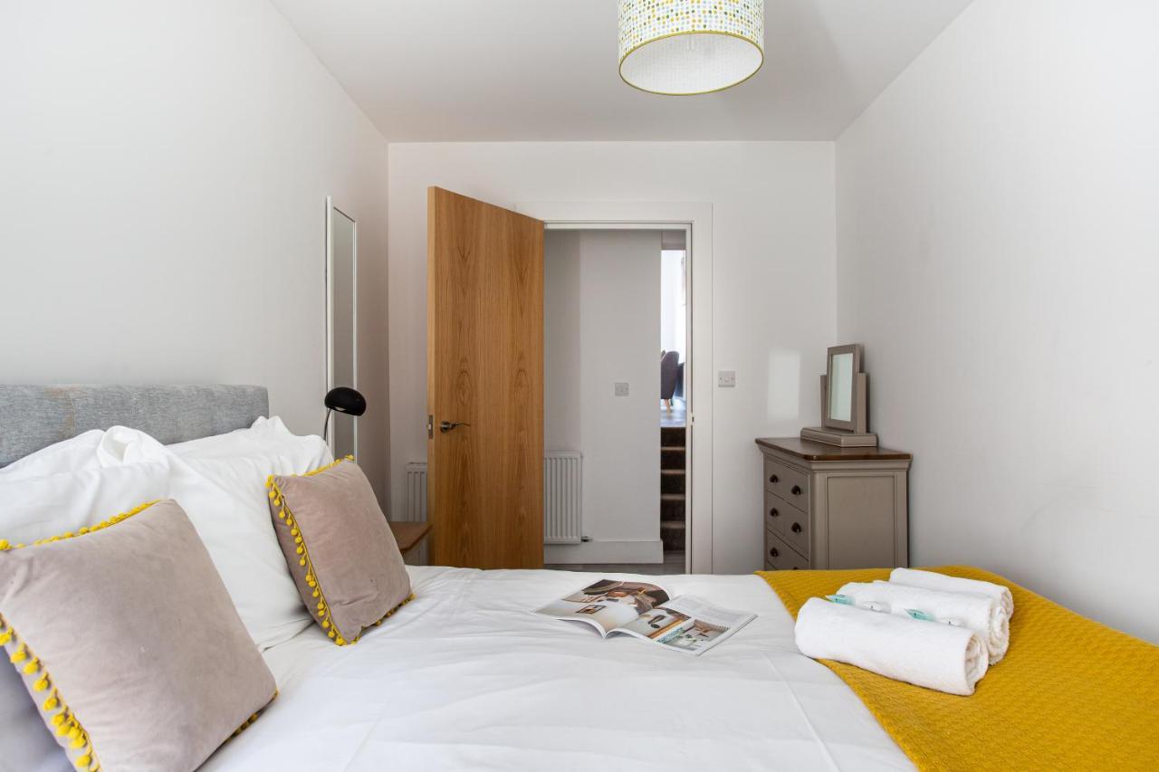 Modern Luxury Apartment, Sleeps 6, Best Location Belfast Exterior photo