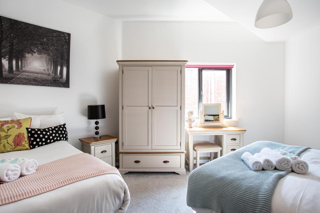 Modern Luxury Apartment, Sleeps 6, Best Location Belfast Exterior photo