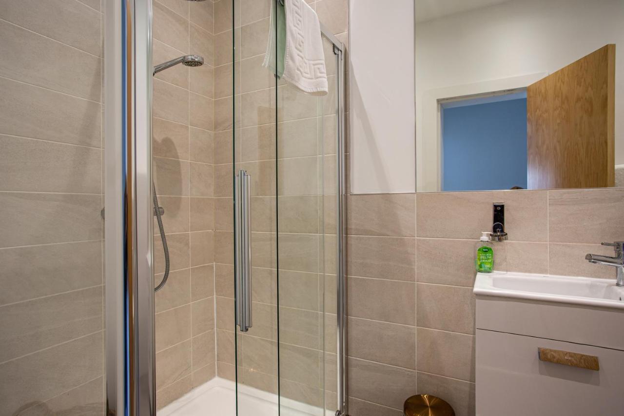 Modern Luxury Apartment, Sleeps 6, Best Location Belfast Exterior photo