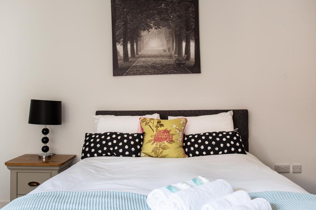 Modern Luxury Apartment, Sleeps 6, Best Location Belfast Exterior photo